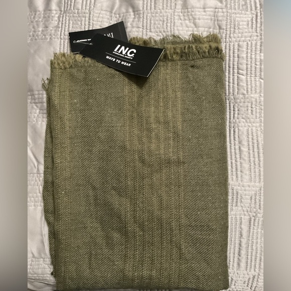 NWT I.N.C. International Concepts Fringed Wrap / Scarf Olive Green Fringed - Picture 4 of 5